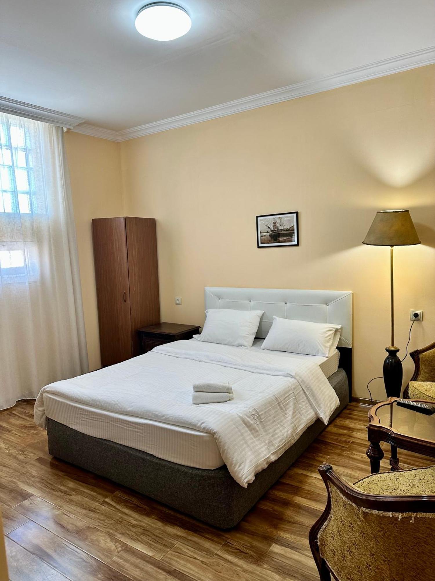Old Clty Hotel Батумі Екстер'єр фото