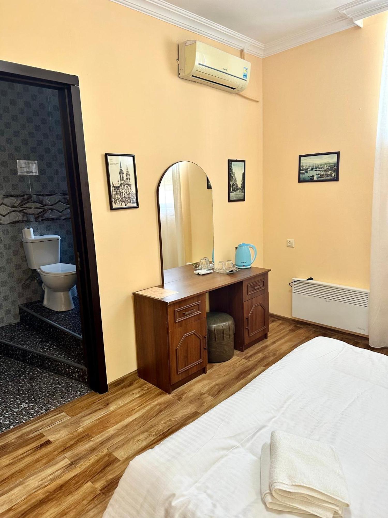 Old Clty Hotel Батумі Екстер'єр фото